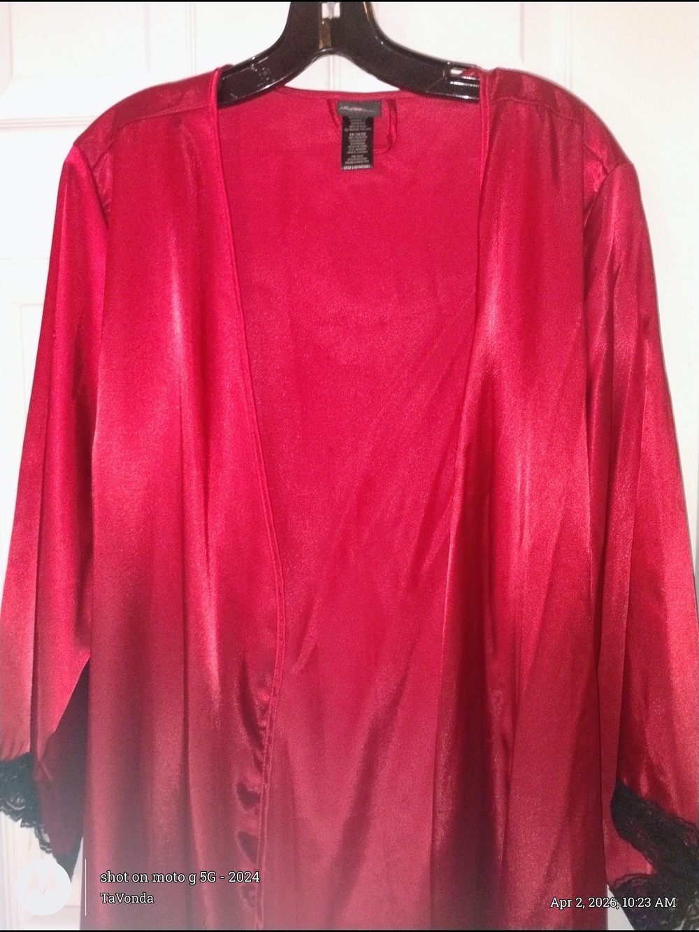 🌹Secret Treasures Red Satin Robe with Black Lace Cuffs PTP 25"🌹